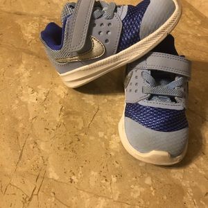 Nike infant size 5 shoes